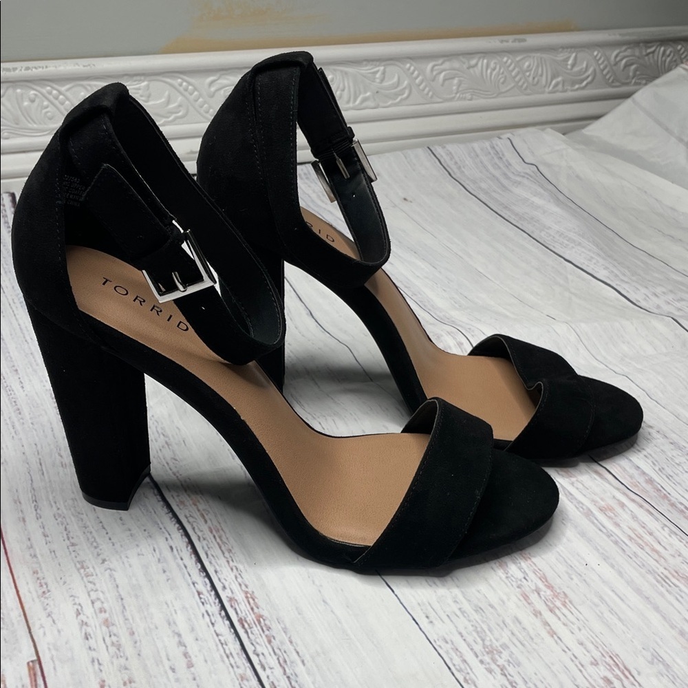 Torrid Two Strap Tapered Black Suede Ankle Strap Block Heel Sandals Size 10.5